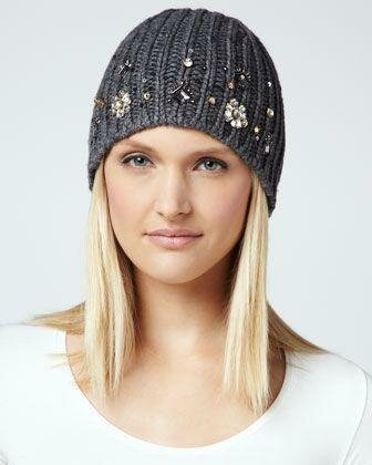 как украсить вязаную шапку