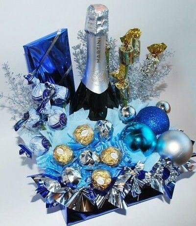 фото бутылка шампанского украшенная конфетами 