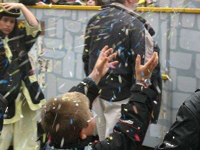 как сделать из бумаги хлопушку