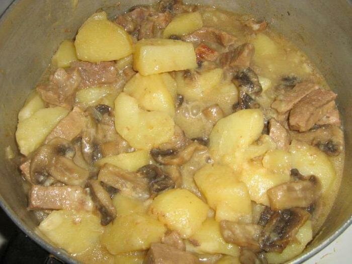 Тушеная картошка с курицей и грибами. Несколько рецептов этого блюда